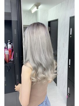 リア 大阪梅田(Ria) ～アッシュシルバー～ 【Ria 大阪 梅田】