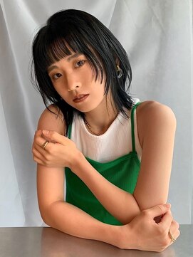 メイカ(MEIKA) 【 ミディアム×顔周りレイヤー×オリーブグレージュ 】浅野美紀