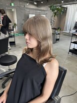 ラック(LUCK)&nbsp;レイヤーぱっつん前髪ステップボーンカットシルキー船橋/韓国