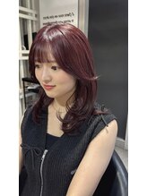 エン(en.) 韓国トレンド×ピンクブラウンのミディアムレイヤー