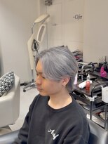 シファー(～Cifer)&nbsp;ブリーチ２回×シルバーアッシュ/毛流れセンターパート