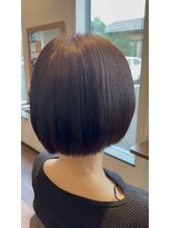 エスト(est.)&nbsp;ボブ×ブラウンカラー×トリートメントMID