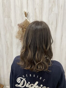 ムーナ(Muwna) ミディアムスタイル