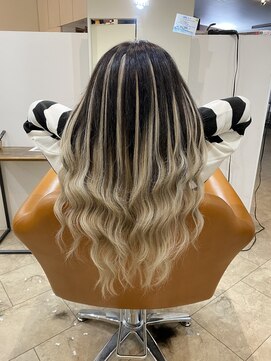 カルマ(KARMA) バレイヤージュ風エクステ！