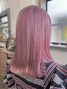 ヤドリギ(yadorigi) yadorigi.切りっぱなしピンクヘア