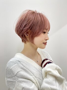 イヴォークオオサカ 心斎橋(EVOKE OSAKA) くびれ 可愛い 骨格補正 小顔 抜け感 ショート
