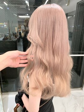 ランテルディ 渋谷(LANTERDIT) ピンクベージュ ダブルカラー ハイトーン 顔周りレイヤー 20代