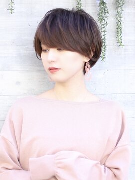 アンド ストーリーズ(&STORIES) 前髪あり耳掛け丸みくびれショートボブ20代30代40代50代(蘭)