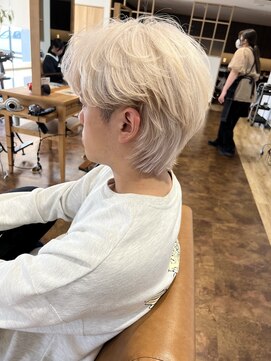 アンソメット 筑後店(UN SOMMET) センターパートウルフ　ホワイトブロンド