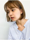 ハイトーンベージュフェミニンミディアムボブ20代30代40代