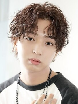 オーシャントーキョー 心斎橋(OCEAN TOKYO WEST) 波巻きパーマツイストスパイラルパーマセンターパートウルフ