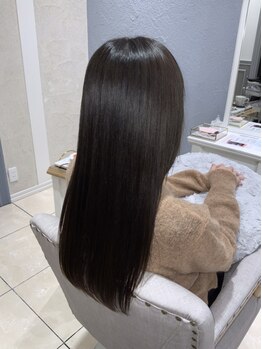 シロ(Shiro)の写真/hairU（オイルインジェルグリース）導入！髪の状態に合わせて、あなたの髪に必要なケアをご提案します…♪