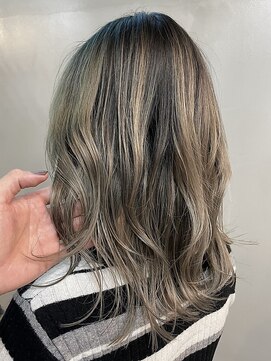 グレープバイン 辻堂(GRAPEVINES) バレイヤージュ