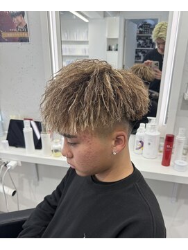 ヘアアンドフェイス ルースト(hair&face ROOST) MEN’S HAIR/ツイスト/縦落ちパーマ