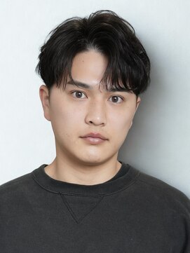 ログ(LOG) 大人 センターパート メンズパーマ フェザーパーマ 高松