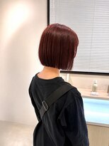 エメ 小山(Aimer)&nbsp;深みレッドの切りっぱなしボブ