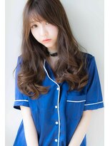 ヘアデザイン ソラ(Sola)&nbsp;シルキーミルクベージュ×お嬢様風カール斜めバング