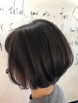 ハウル(HOWL)&nbsp;【HOWL】のショートボブにセルリアンベージュ