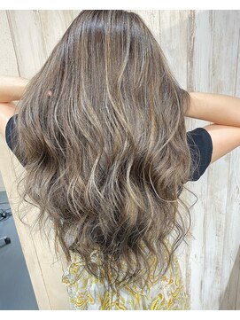 シュクルヘアー(Sucre Hair) ハイライトカラー、グレージュ
