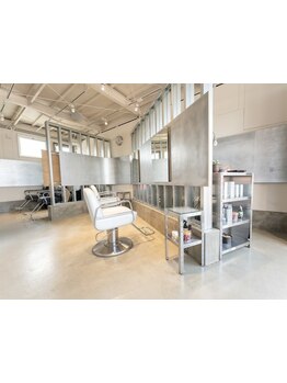 《メンズ専門美容室》22時まで営業&駐車場完備！プライベートもビジネスもカッコ良くキマるスタイルに♪