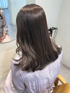 ロカ(roka) 透明感グレージュ/赤み消しカラー