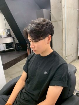 ピア ヤクイン(Pia Yakuin) 斉藤指名 毛流れセンターパート