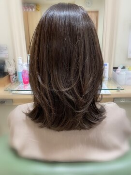 アエラス(Aeolus) フェミニンレイヤースタイル×ラベンダーアッシュ