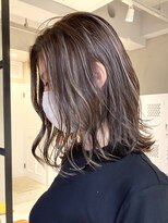 エリマバイフィフス 調布(elima by fifth) 赤みを消してくれるくすみ感が人気のハイライトカラー