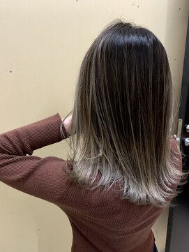 アース 石巻店(HAIR&MAKE EARTH) ホワイトアッシュ系バレイヤージュカラー