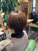 ヴィヴ(Vive) 前下がりショートボブ