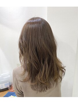 ロンドアベニール 北千住(Lond avenir) ミディアムレイヤー シアーベージュ 西田大樹