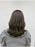 オリーブベージュ