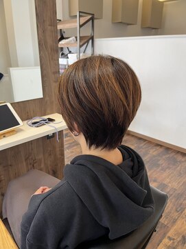 アイナ(aina) 女性ショートスタイル