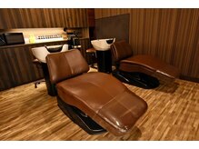 アヴァロン(Avalon)の雰囲気（フルフラッドのシャンプー台でリラックスできます。）