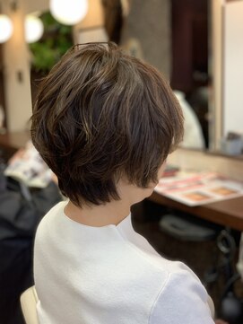 マノア(Manoa) ショートボブ