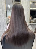 大人可愛い透明感立体感グレージュ×エアストレート