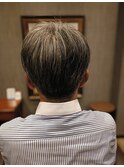 メンズグレイヘア（スタイリング剤無しでまとまる）