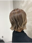 色気溢れるレイヤーボブ×秋の透明感オリーブベージュ
