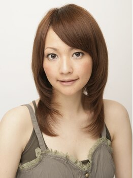 大人女性に嬉しい、丁寧なカウンセリングが人気の秘密♪髪の悩みを解消し、あなたの魅力を引き出します。