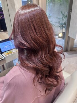 ヴィサージュプラス(VISAGE plus) 春を先取り♪艶めく柔らかピンクベージュカラー