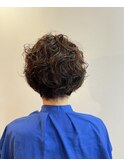 くせ毛は魅力　カーリーショート