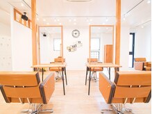 アグ ヘアー フラワー 葛西店(Agu hair flower)の雰囲気（こだわりが詰まった空間★リラックスしてお過ごしください。）