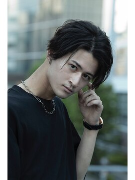 ウィルゴ(VIRGO) 波打ちセンターパートマッシュ