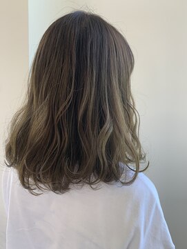 アドラーブル 万代店 (adorable) クリーミーミディー【ハイライト】20代 30代