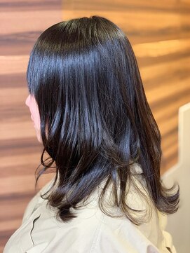 アークスヘアー 大人可愛い♪アッシュカラー☆触れたくなるサラ艶ロング