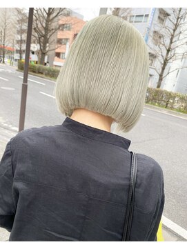 スリー(three) ペールカーキ