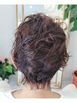 ヘアプロデュース ワイ(hairproduce y) クセを生かしたショートスタイル