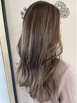 レモーリア 己斐店の写真/【西広島駅すぐ】寛げるナチュラルな空間で女性Stylistが親身にカウンセリング♪貴方だけのStyleを提案☆