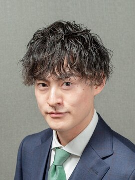 ビーダンディー(Bee dandy) ビジネスツーブロックマッシュショート 波巻きスパイラルパーマ