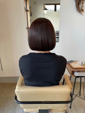 チルハウス(Chill-hus) 大人可愛い30代40代50代＊ブルーカラー＊小顔マニッシュハニボブ